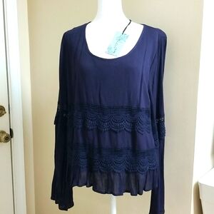 ANDREE size L navy blue embroidered top. NWT